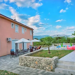 Apartment Kuk, Šilo