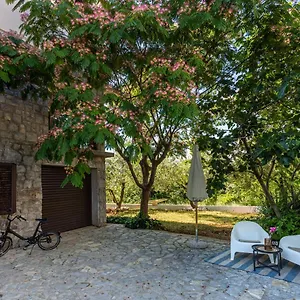 Apartment Magnolia, Šilo